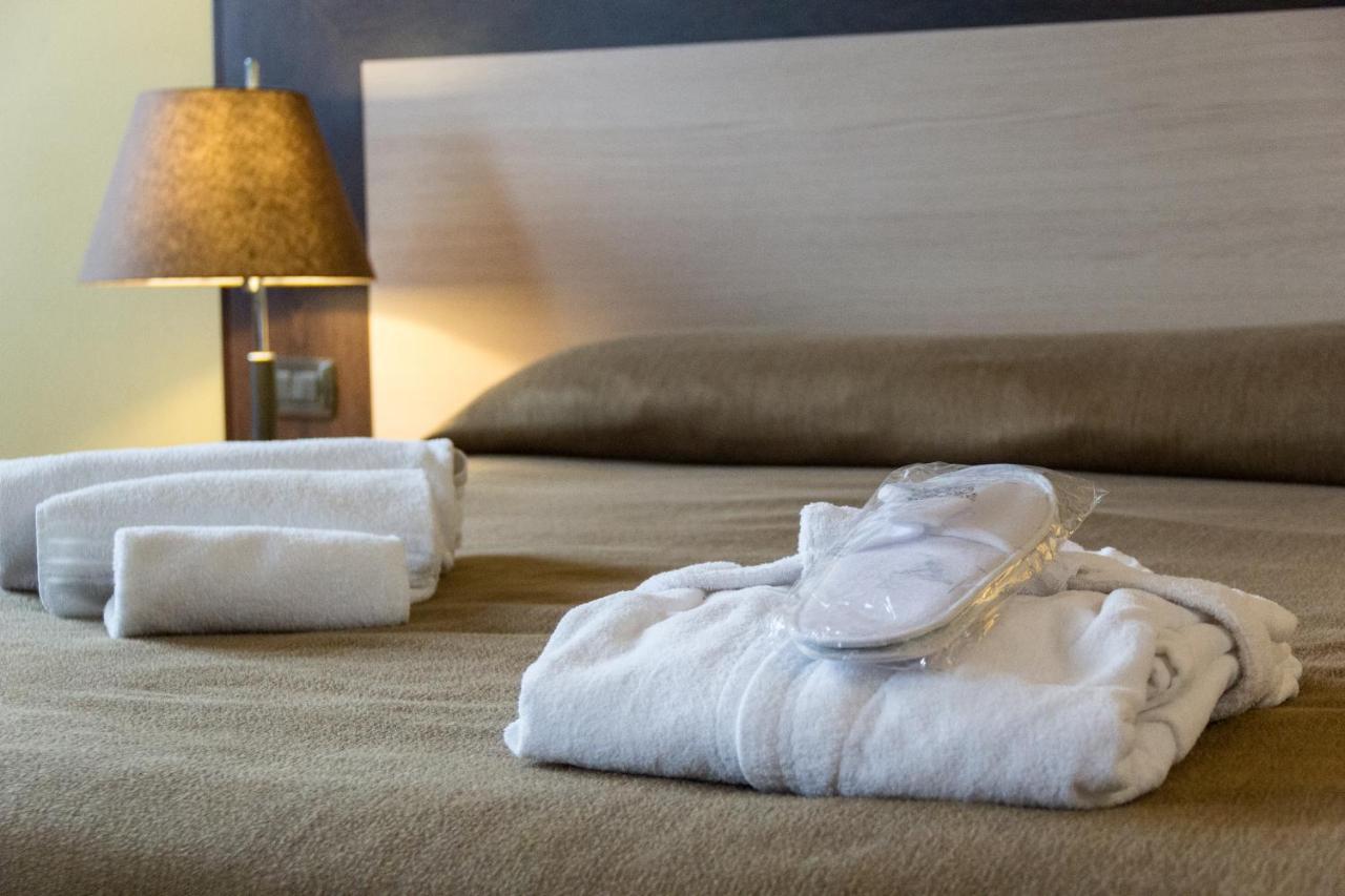 Hotel Don Camillo 브레셀로 외부 사진